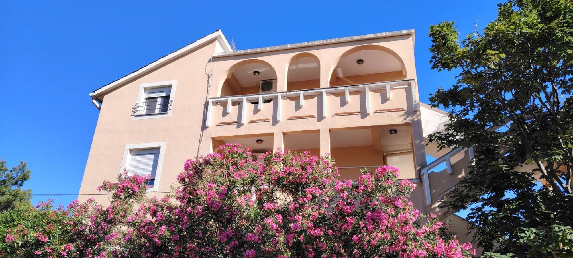 Apartments Eufemija Novalja Exterior photo